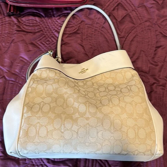 Coach - Picture 4 of 4